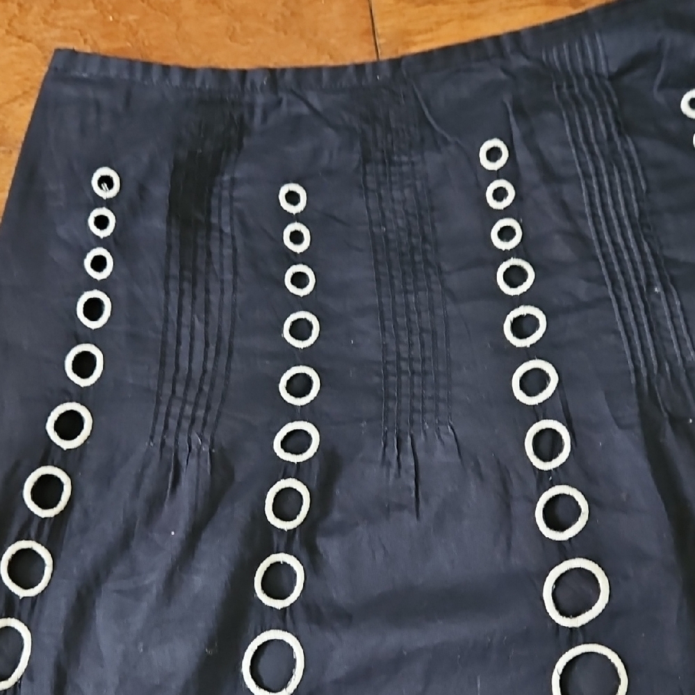 Beth Bowley Anthropologie Embroidered Elegant Navy and White Skirt - Picture 3 of 6